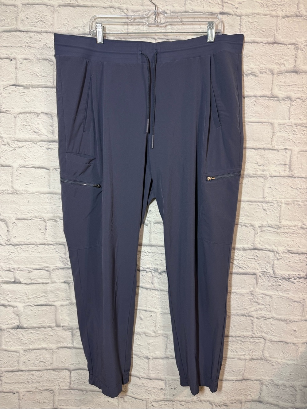 Athleta Navy Venture Pant, sz 18 small flaw
